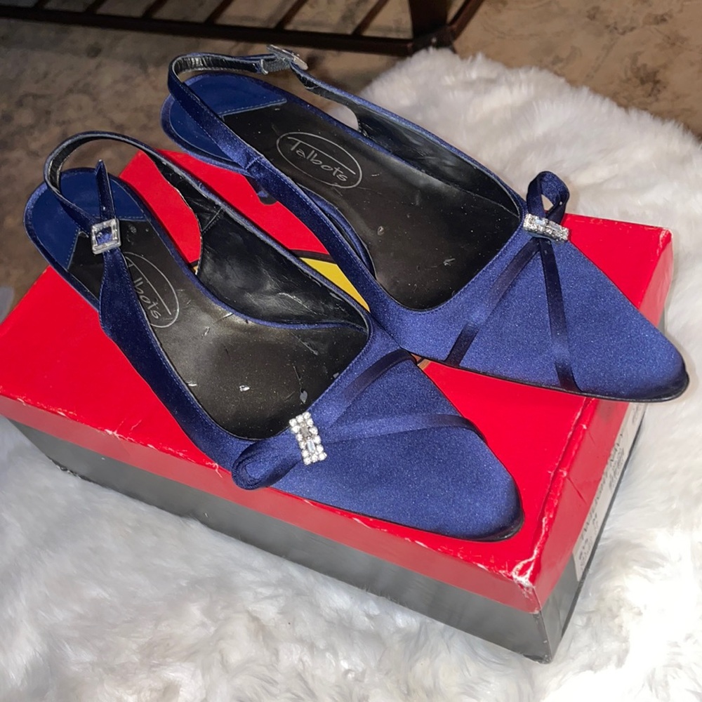 Talbots navy evening shoes, size 6